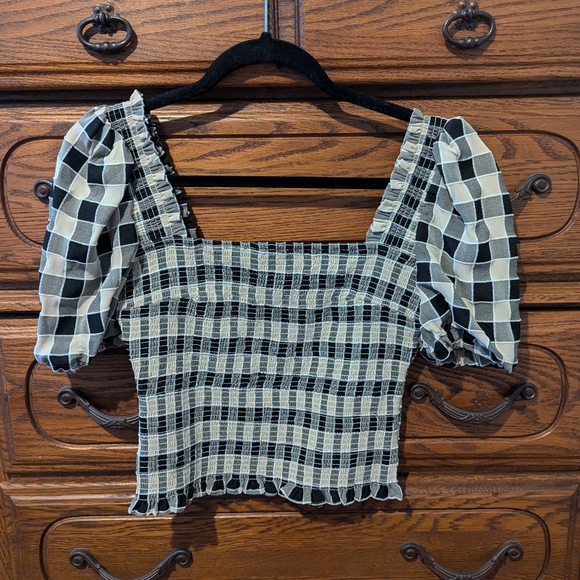 Find Me Now Tops - Find Me Now milkmaid Blouse